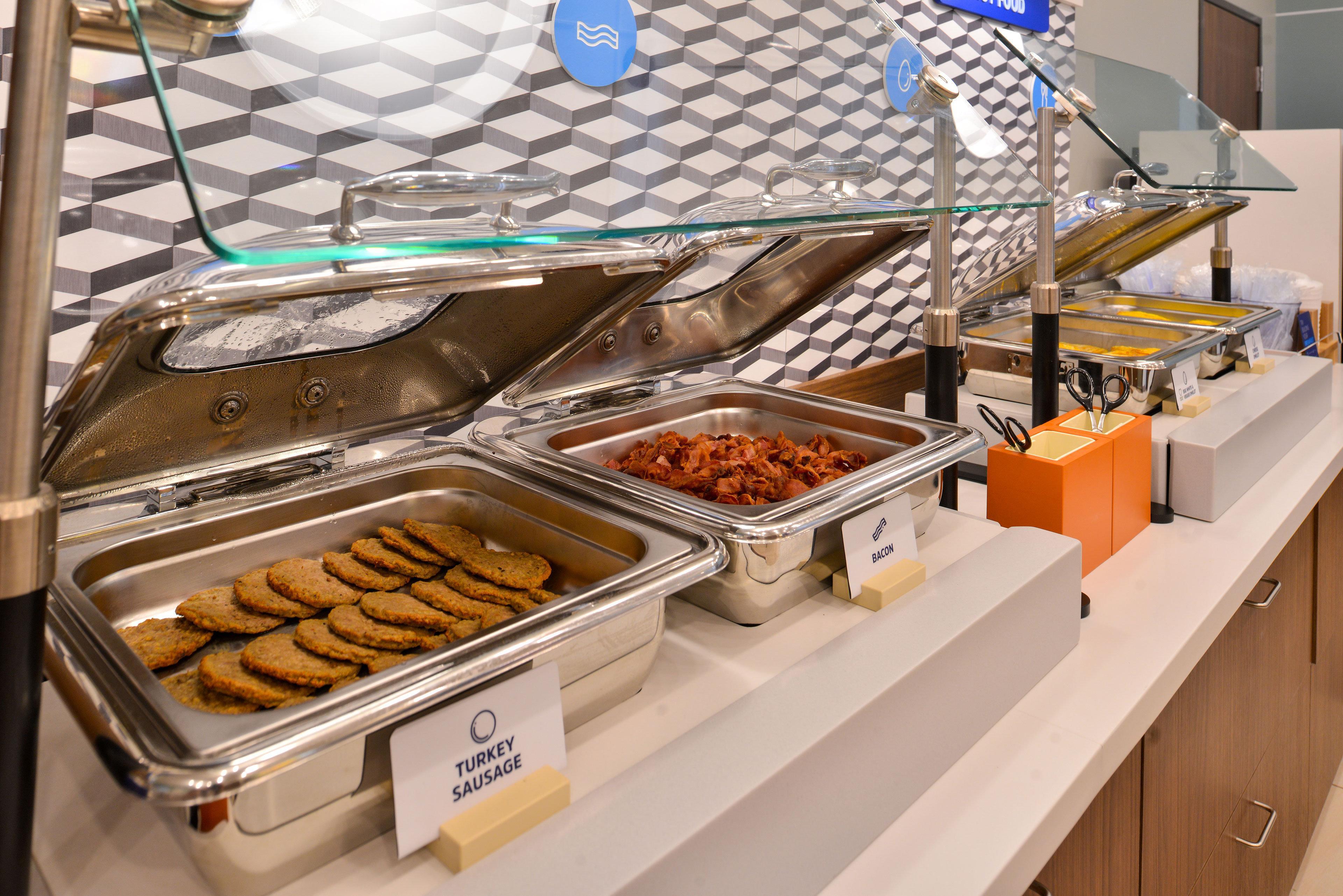 ホリデイ イン エクスプレス ホテル&スイーツ ミッドロージアン ターンパイク North Chesterfield エクステリア 写真